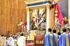 Nuestra Señora del Pilar de Manila, muling iniluklok sa Altar Mayor - VeritasPH