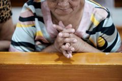 Praying tops Filipinos’ ways to cope with stress — SWS