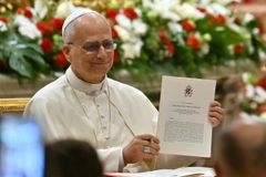 Pope signs Apostolic Letter marking sixtieth anniversary of Gravissimum Educationis