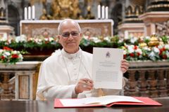 Pope calls for renewal of Catholic education amid challenges of modern society, technology