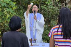 Alamin ang pinagmumulan ng krisis sa climate change, hamon ng Pari sa pamahalaan - VeritasPH