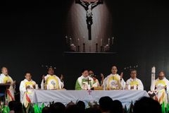 Cardinal Bo: Evangelization starts with smiles, not fear