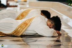 Pope calls for more collegiality in letter on priestly ministry