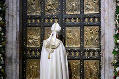 Pope Leo XIV closes St. Peter’s Holy Door, concluding Jubilee of Hope