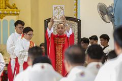 Bishop urges shrines to be ‘hospitals of hope’