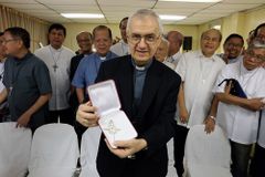 Nuncio praises Filipinos’ faith amid disasters as he bid farewell