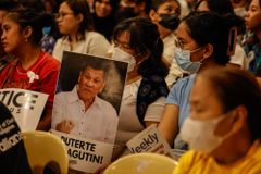 ICC prosecutors allege Duterte authorized killings as confirmation hearing opens