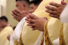 Vatican synod report urges women’s input in preparing future priests