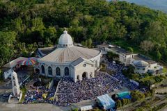 At youth Way of the Cross, bishop urges support for bullying victims