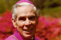 Venerable Fulton Sheen beatification set for Sept. 24 in St. Louis