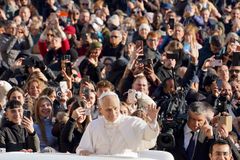 Pope invites continued dialogue in message to new Archbishop of Canterbury Sarah Mullally