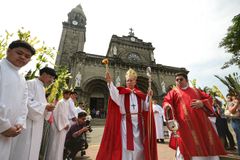 True strength found in surrender, not control — Manila cardinal us
