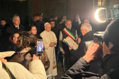 Pope appeals to Trump and world leaders: Find solutions to end war