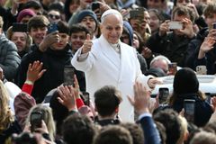 Pope at Audience: Lay people help Church reach all and promote peace