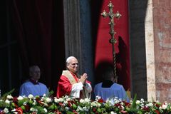 Urbi et Orbi: Pope urges world leaders to lay down weapons