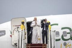 Pope in Bamenda: ‘Woe to those who manipulate religion for military or political gain’