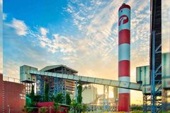 Opisyal ng Quezon Province, hinimok ng mga Obispo na pigilan ang pagtatayo ng coal-fired power plant - VeritasPH