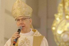 Pagkalulong ng tao sa teknolohiya, pinuna ni Archbishop Brown - VeritasPH