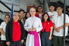 Put behind negative experiences, start fresh and new-Archbishop Brown sa mga mag-aaral - VeritasPH