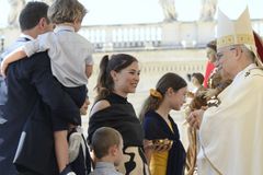 Mahalagang papel ng pamilya sa misyon ng simbahan, higit pang patitibayin ng Vatican - VeritasPH