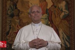 Pope to Iraqi youth: Be Christ’s light and hope in a wounded world