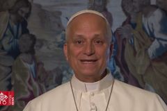 Pope calls women religious to ‘confront the globalization of indifference’
