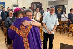 Pope Leo XIV consoles Cardinal Tagle after father’s death