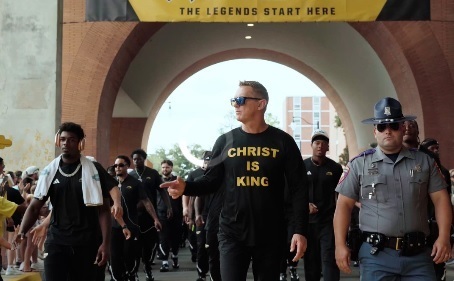Southern Mississippi Football Coach Wears ‘Christ is King’ Shirt at Pregame Event