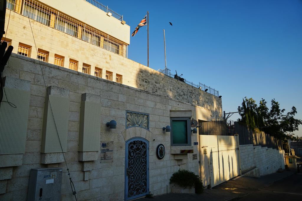 Showdown: UK Leaders Tie Judea-Samaria Sanctions to Palestinian State as Sa’ar Blasts London ‘Interference’ | CBN